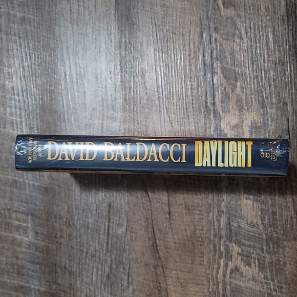 Brand new sealed hardcover book by David Baldacci Title Daylight best selling - Picture 3 of 7